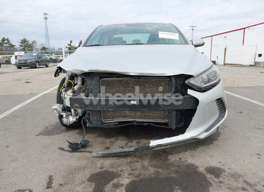 Photo 6 of 2017 Hyundai Elantra SE (VIN KMHD74LF9HU367127)