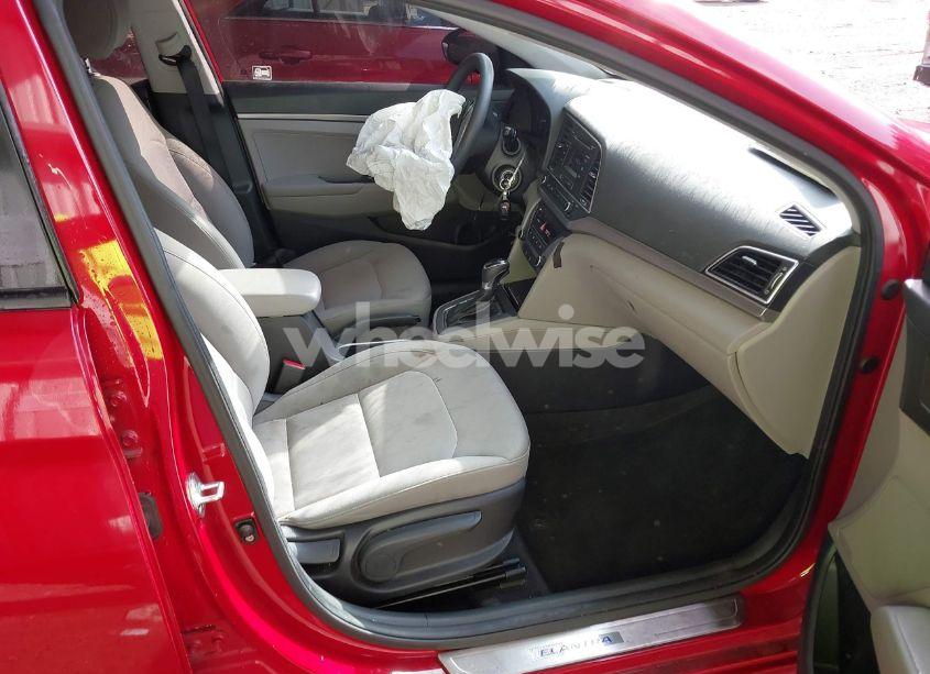 Photo 5 of 2018 Hyundai Elantra SE (VIN KMHD74LF9JU657311)