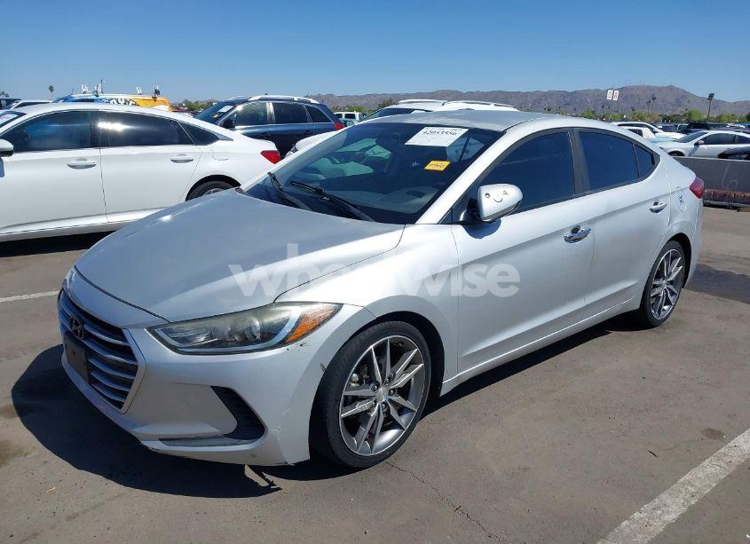 Photo 2 of 2017 Hyundai Elantra SE (VIN KMHD74LFXHU095347)