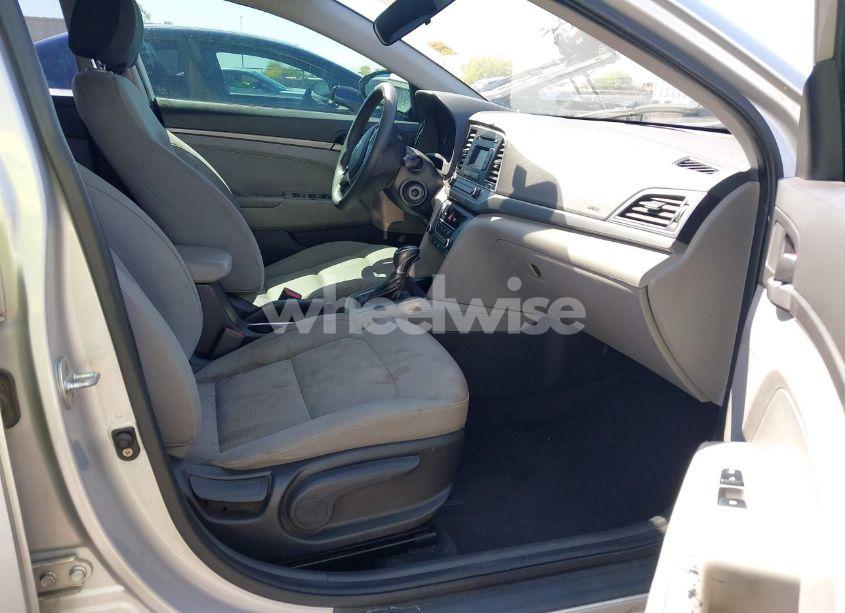 Photo 5 of 2017 Hyundai Elantra SE (VIN KMHD74LFXHU095347)