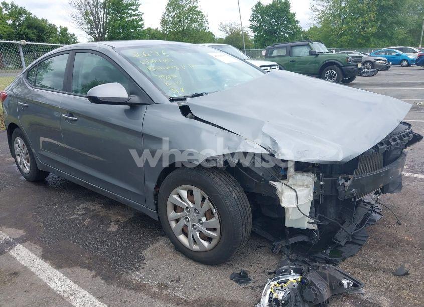 2017 Hyundai Elantra SE (VIN KMHD74LFXHU152646) main photo