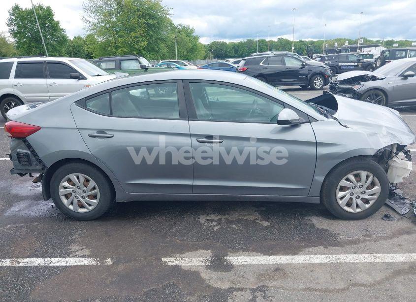 Photo 13 of 2017 Hyundai Elantra SE (VIN KMHD74LFXHU152646)