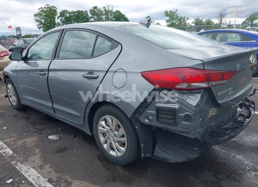 Photo 3 of 2017 Hyundai Elantra SE (VIN KMHD74LFXHU152646)
