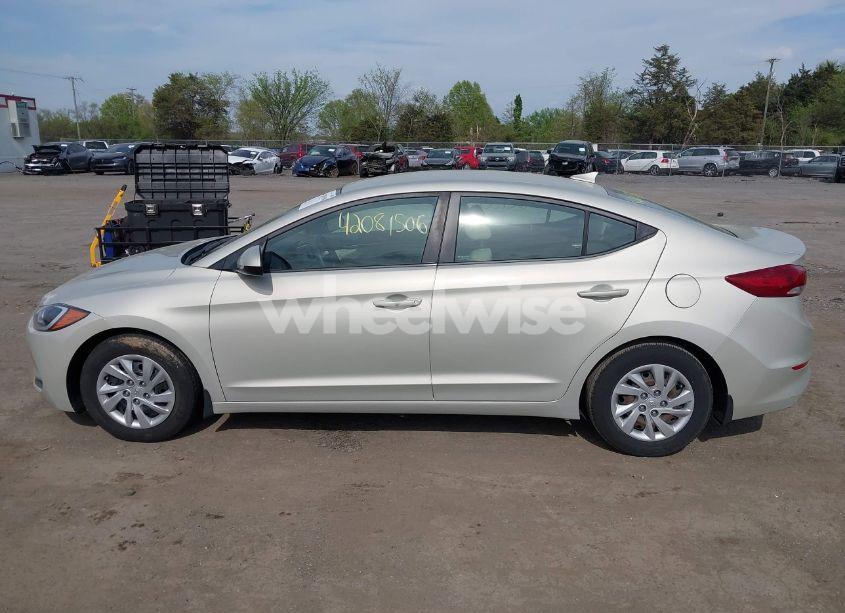 Photo 14 of 2017 Hyundai Elantra SE (VIN KMHD74LFXHU394630)