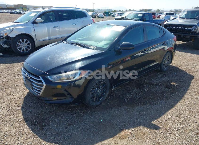 Photo 2 of 2018 Hyundai Elantra SE (VIN KMHD74LFXJU608473)