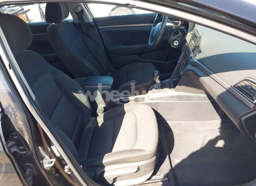 Photo 5 of 2018 Hyundai Elantra SE (VIN KMHD74LFXJU608473)
