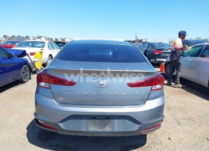 Photo 16 of 2019 Hyundai Elantra SE (VIN KMHD74LFXKU827774)