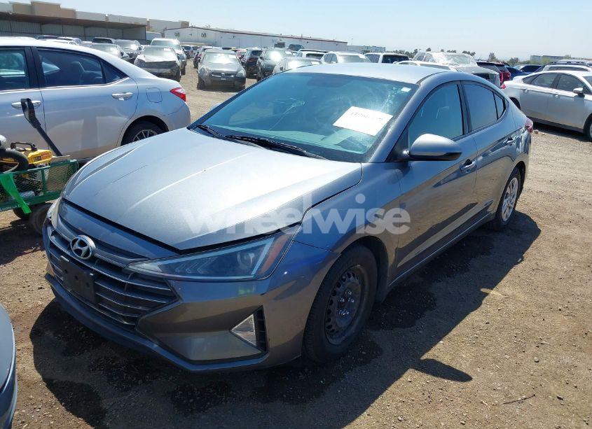 Photo 2 of 2019 Hyundai Elantra SE (VIN KMHD74LFXKU827774)