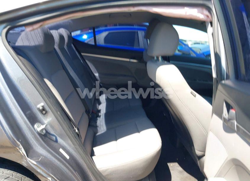 Photo 8 of 2019 Hyundai Elantra SE (VIN KMHD74LFXKU827774)