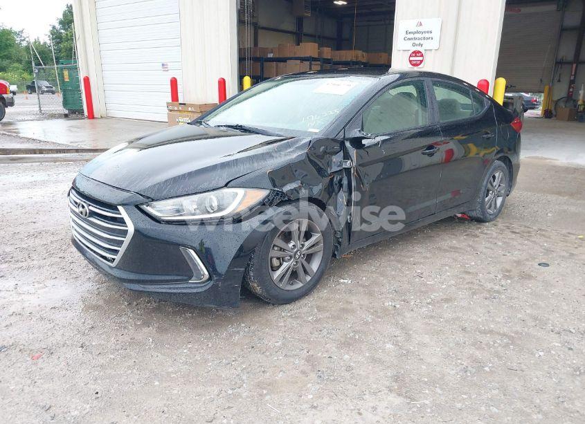 Photo 2 of 2017 Hyundai Elantra SE (VIN KMHD84LF0HU176225)