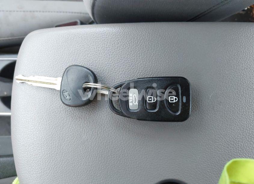 Photo 11 of 2017 Hyundai Elantra SE (VIN KMHD84LF2HU381027)