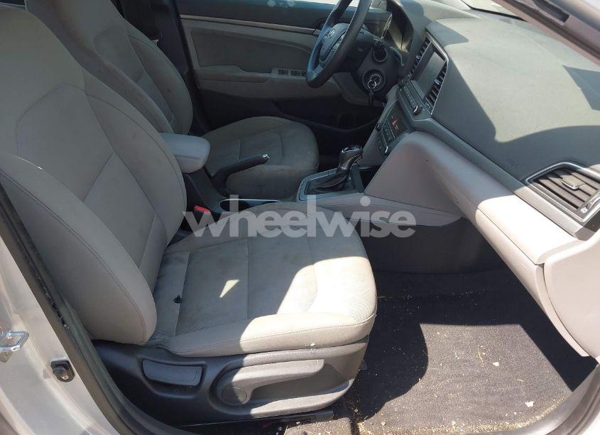 Photo 5 of 2017 Hyundai Elantra SE (VIN KMHD84LF2HU381027)