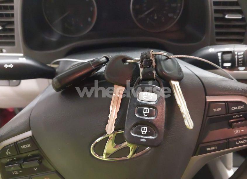 Photo 11 of 2017 Hyundai Elantra SE (VIN KMHD84LF4HU068612)