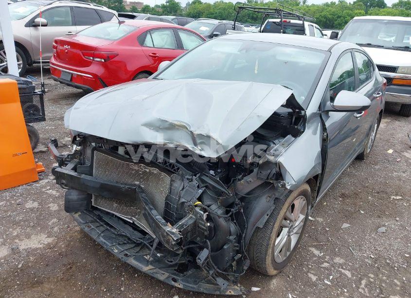 Photo 2 of 2019 Hyundai Elantra SEL (VIN KMHD84LF4KU780769)