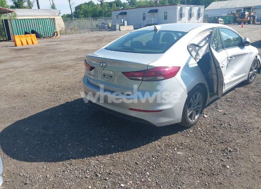 Photo 4 of 2017 Hyundai Elantra SE (VIN KMHD84LF6HU063864)