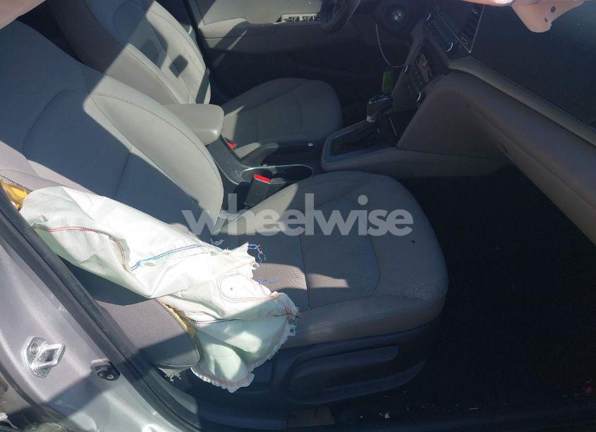 Photo 5 of 2017 Hyundai Elantra SE (VIN KMHD84LF6HU063864)