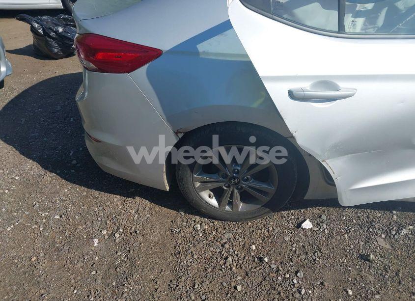 Photo 6 of 2017 Hyundai Elantra SE (VIN KMHD84LF6HU063864)