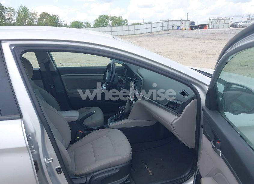 Photo 5 of 2019 Hyundai Elantra SEL (VIN KMHD84LF6KU746655)
