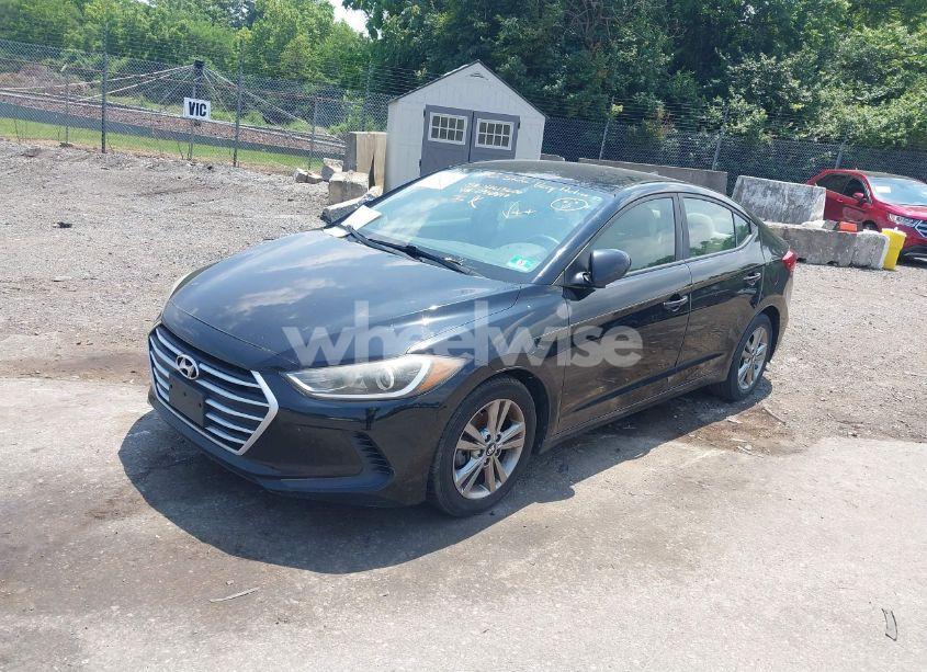 Photo 2 of 2017 Hyundai Elantra SE (VIN KMHD84LF7HU076817)