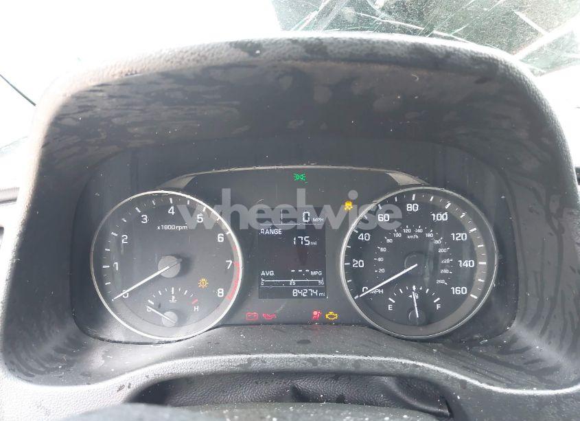 Photo 7 of 2017 Hyundai Elantra SE (VIN KMHD84LF8HU412782)