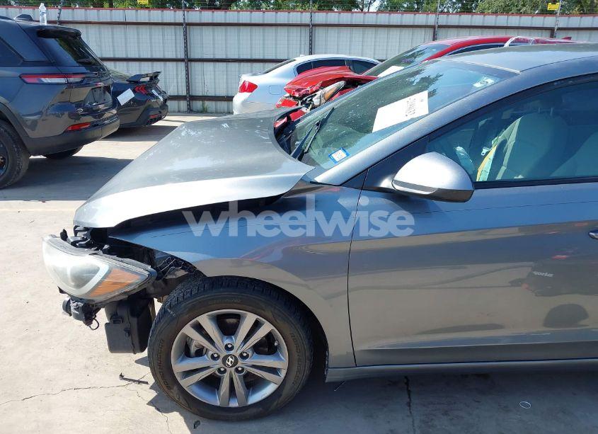 Photo 18 of 2018 Hyundai Elantra SEL (VIN KMHD84LF8JU574465)