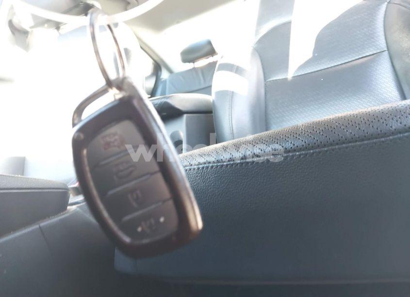 Photo 11 of 2017 Hyundai Elantra LIMITED (VIN KMHD84LF9HU076804)