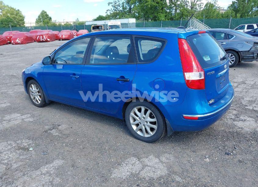 Photo 3 of 2009 Hyundai Elantra TOURING (VIN KMHDC86E39U038513)