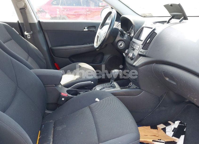 Photo 5 of 2009 Hyundai Elantra TOURING (VIN KMHDC86E39U038513)