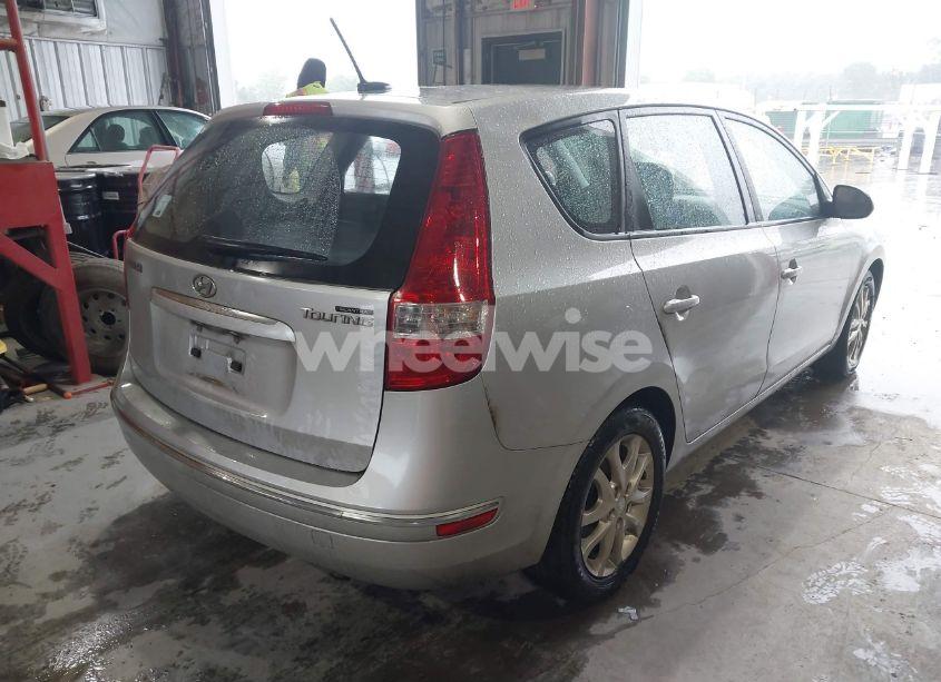 Photo 4 of 2009 Hyundai Elantra TOURING (VIN KMHDC86E59U041672)