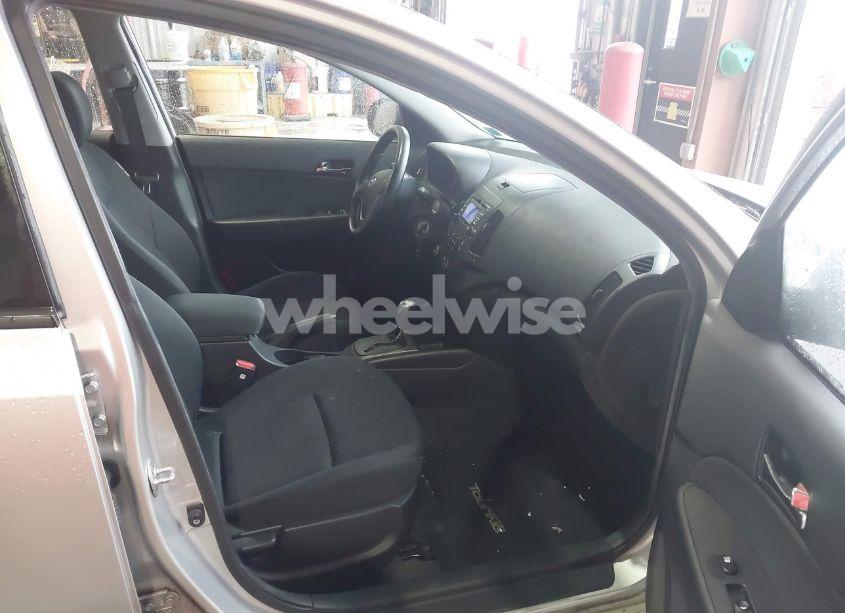 Photo 5 of 2009 Hyundai Elantra TOURING (VIN KMHDC86E59U041672)