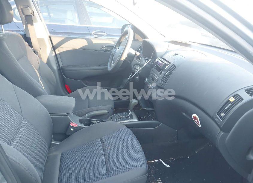 Photo 5 of 2010 Hyundai Elantra TOURING GLS (VIN KMHDC8AE0AU081413)