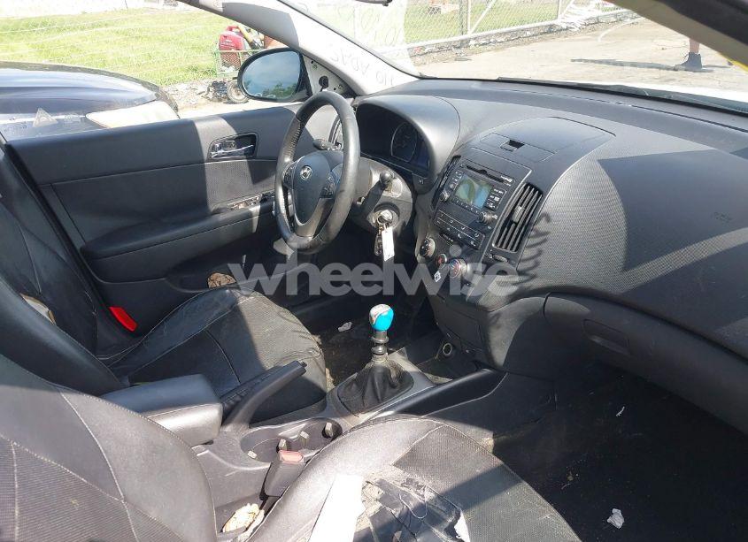 Photo 5 of 2011 Hyundai Elantra TOURING SE (VIN KMHDC8AE9BU097224)