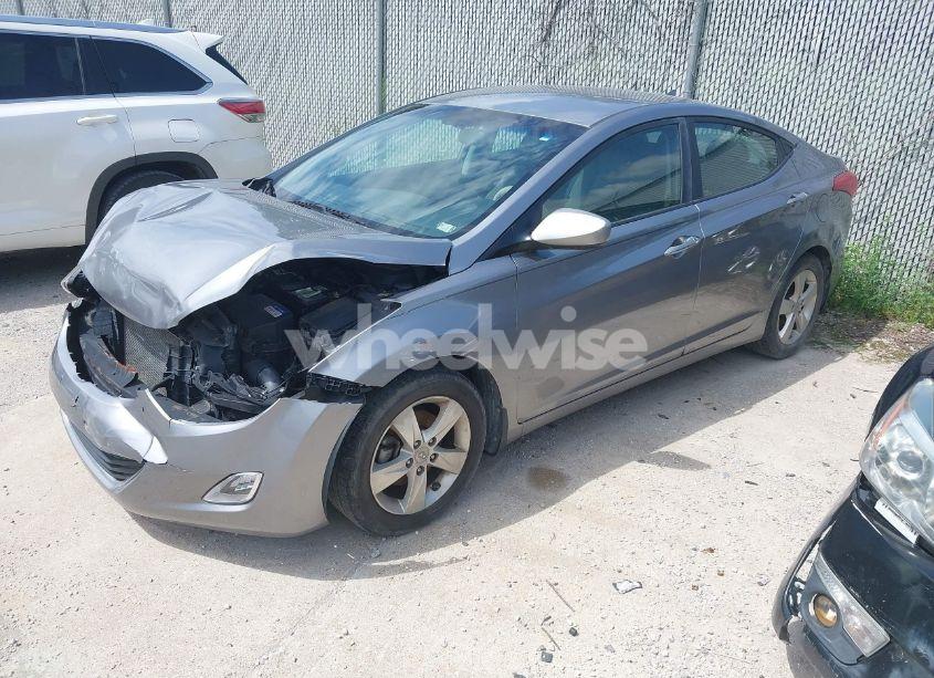 Photo 2 of 2013 Hyundai Elantra GLS (VIN KMHDH4AE0DU538140)