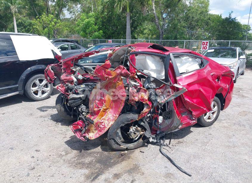 Photo 2 of 2014 Hyundai Elantra SE (VIN KMHDH4AE0EU137222)