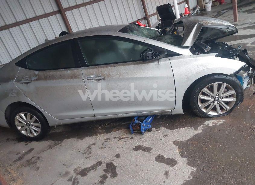 Photo 4 of 2015 Hyundai Elantra SE (ULSAN PLANT) (VIN KMHDH4AE0FU342153)