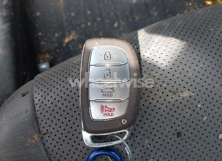 Photo 11 of 2015 Hyundai Elantra LIMITED (VIN KMHDH4AE0FU343335)