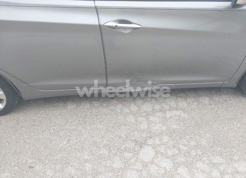 Photo 15 of 2012 Hyundai Elantra LIMITED (ULSAN PLANT) (VIN KMHDH4AE2CU443576)