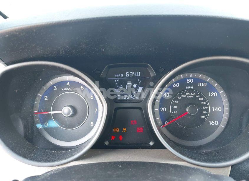 Photo 7 of 2015 Hyundai Elantra SE (VIN KMHDH4AE2FU320929)