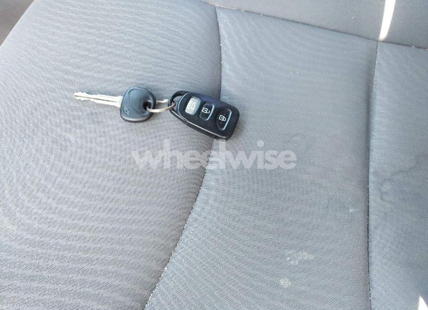 Photo 11 of 2015 Hyundai Elantra SE (VIN KMHDH4AE3FU437435)