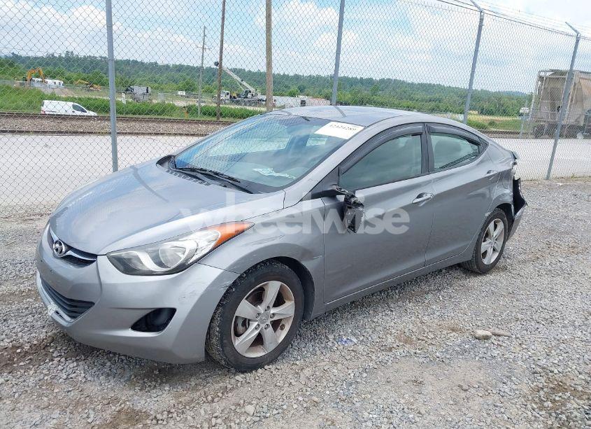 Photo 2 of 2013 Hyundai Elantra GLS (VIN KMHDH4AE4DU579032)