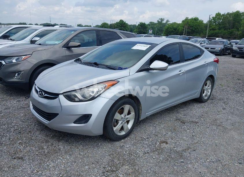 Photo 2 of 2013 Hyundai Elantra GLS (VIN KMHDH4AE4DU999812)