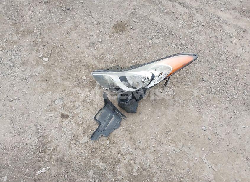 Photo 12 of 2012 Hyundai Elantra LIMITED (ULSAN PLANT) (VIN KMHDH4AE5CU301982)