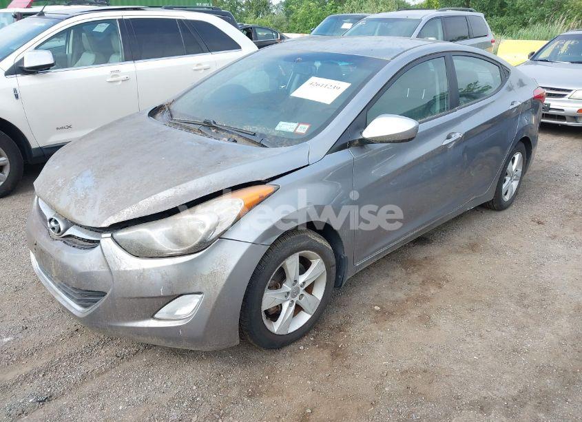 Photo 2 of 2013 Hyundai Elantra GLS (VIN KMHDH4AE5DU932717)