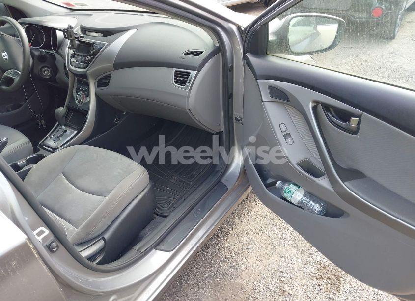 Photo 5 of 2013 Hyundai Elantra GLS (VIN KMHDH4AE5DU932717)