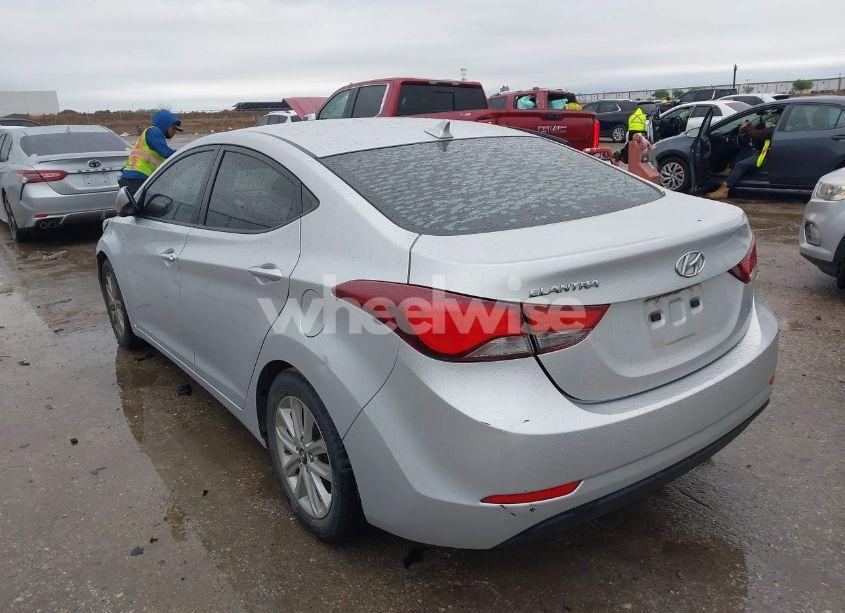 Photo 3 of 2014 Hyundai Elantra SE (VIN KMHDH4AE5EU040386)