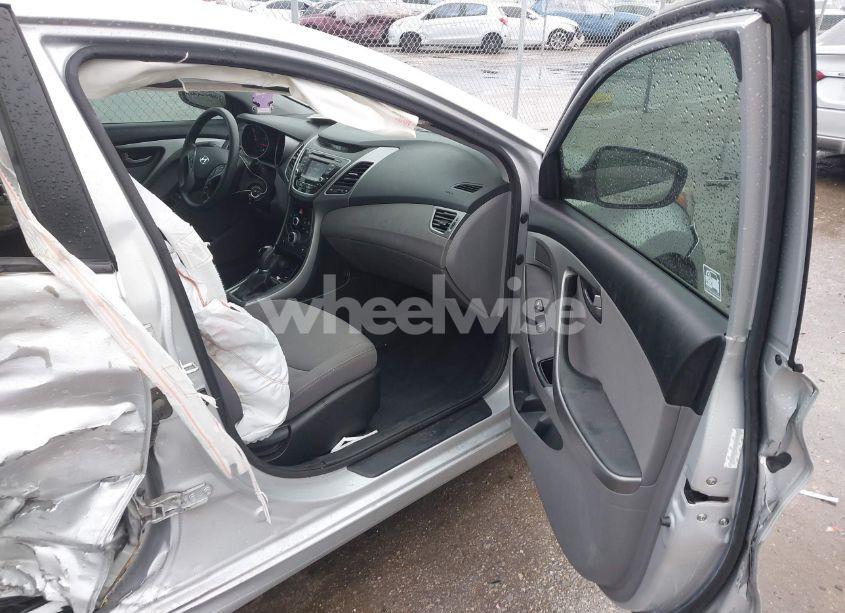 Photo 5 of 2014 Hyundai Elantra SE (VIN KMHDH4AE5EU040386)