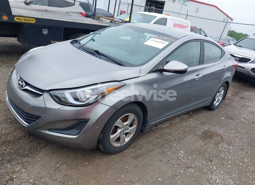 Photo 2 of 2015 Hyundai Elantra SE (VIN KMHDH4AE5FU390585)