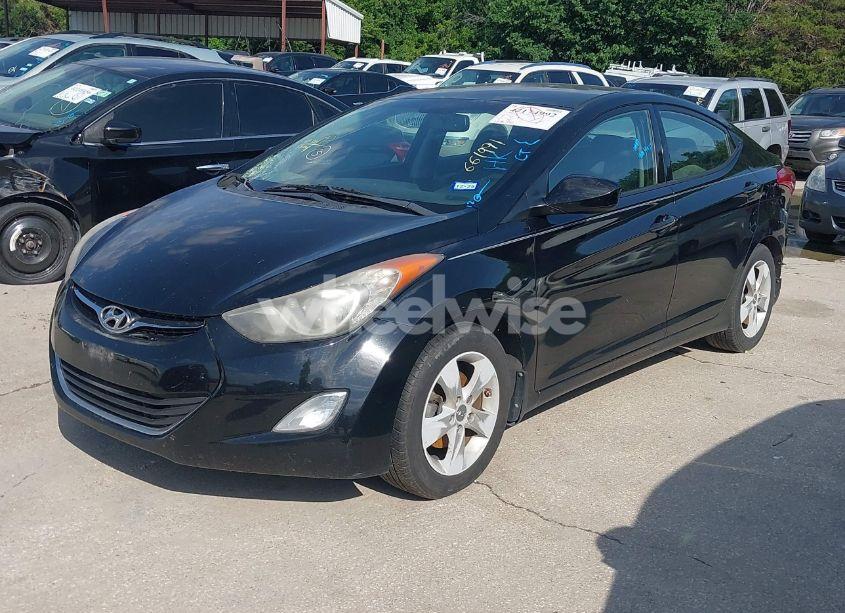Photo 2 of 2013 Hyundai Elantra GLS (VIN KMHDH4AE6DU661991)
