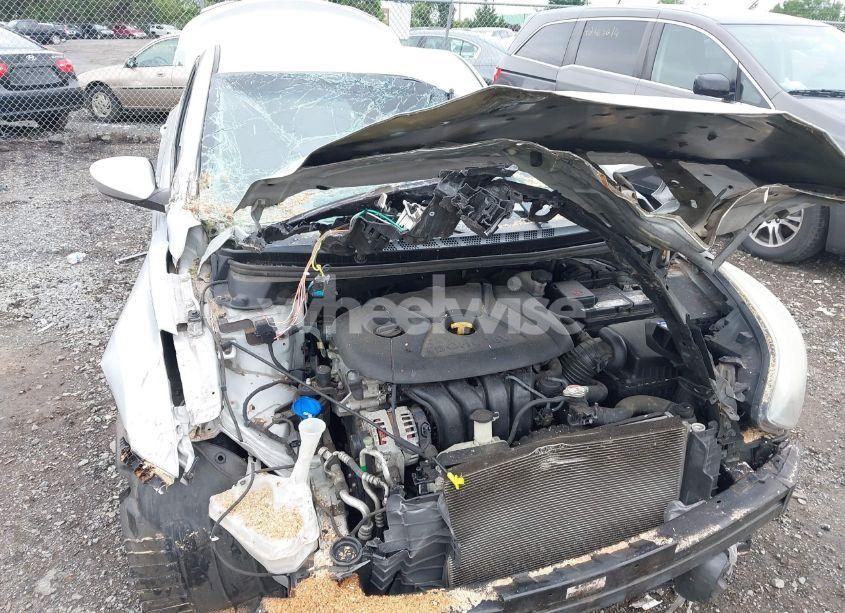 Photo 10 of 2014 Hyundai Elantra SE (VIN KMHDH4AE6EU068018)