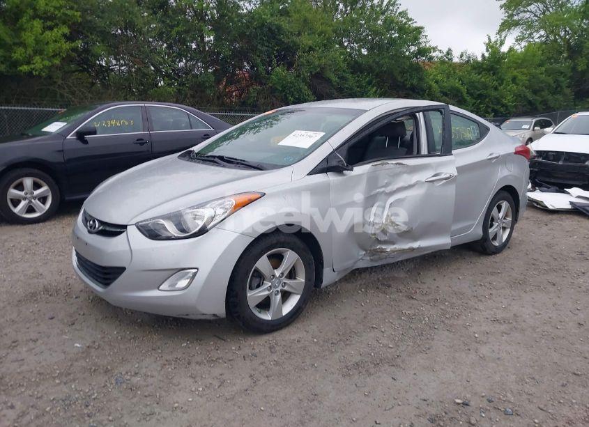 Photo 2 of 2013 Hyundai Elantra GLS (VIN KMHDH4AE7DU719235)